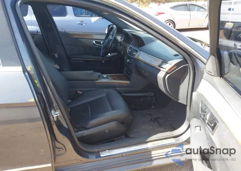 2011 Mercedes-Benz E 350 4Matic z USA, uszkodzony, nr VIN WDDHF8HB9BA439948